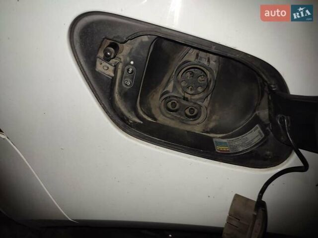Білий Фольксваген e-Golf, об'ємом двигуна 0 л та пробігом 117 тис. км за 9000 $, фото 13 на Automoto.ua