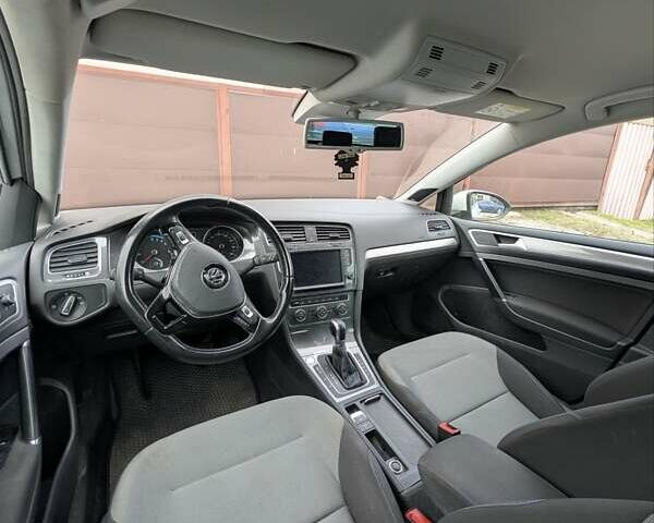 Белый Фольксваген e-Golf, объемом двигателя 0 л и пробегом 128 тыс. км за 9500 $, фото 10 на Automoto.ua