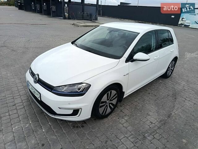 Белый Фольксваген e-Golf, объемом двигателя 0 л и пробегом 181 тыс. км за 8190 $, фото 6 на Automoto.ua