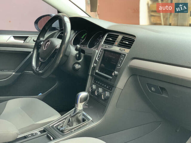 Білий Фольксваген e-Golf, об'ємом двигуна 0 л та пробігом 142 тис. км за 7999 $, фото 64 на Automoto.ua