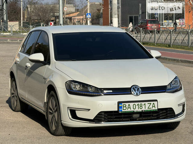 Білий Фольксваген e-Golf, об'ємом двигуна 0 л та пробігом 106 тис. км за 12300 $, фото 27 на Automoto.ua