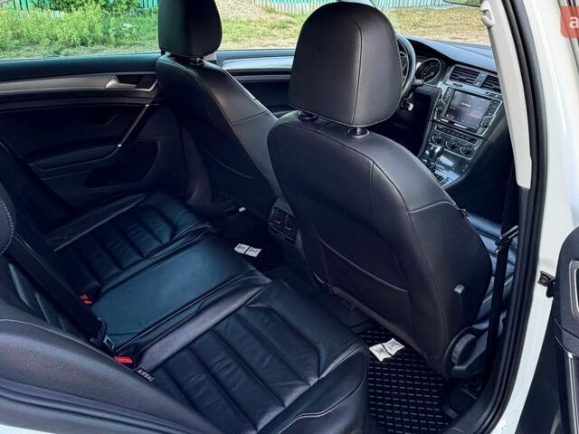 Белый Фольксваген e-Golf, объемом двигателя 0 л и пробегом 82 тыс. км за 10300 $, фото 12 на Automoto.ua