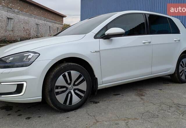 Білий Фольксваген e-Golf, об'ємом двигуна 0 л та пробігом 128 тис. км за 8300 $, фото 5 на Automoto.ua