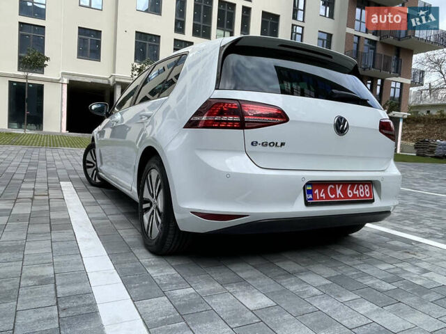 Белый Фольксваген e-Golf, объемом двигателя 0 л и пробегом 91 тыс. км за 8570 $, фото 7 на Automoto.ua