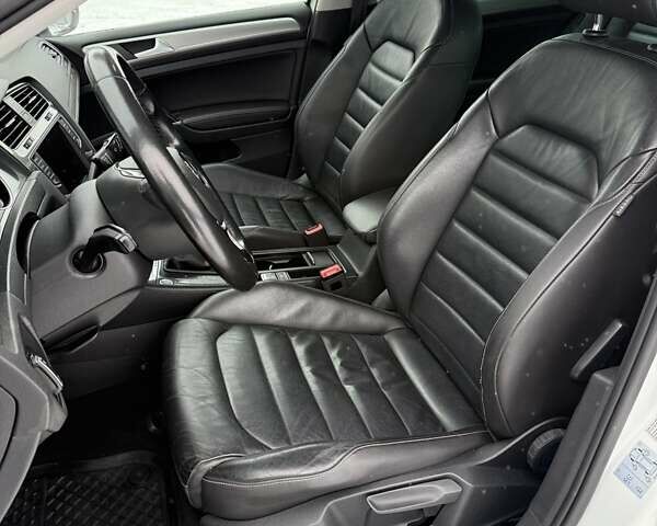 Білий Фольксваген e-Golf, об'ємом двигуна 0 л та пробігом 123 тис. км за 9900 $, фото 2 на Automoto.ua