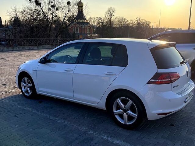 Білий Фольксваген e-Golf, об'ємом двигуна 0 л та пробігом 145 тис. км за 13000 $, фото 5 на Automoto.ua