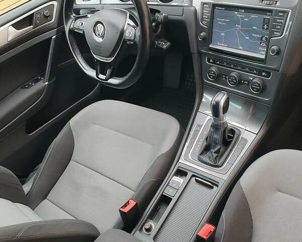 Белый Фольксваген e-Golf, объемом двигателя 0 л и пробегом 128 тыс. км за 8999 $, фото 82 на Automoto.ua