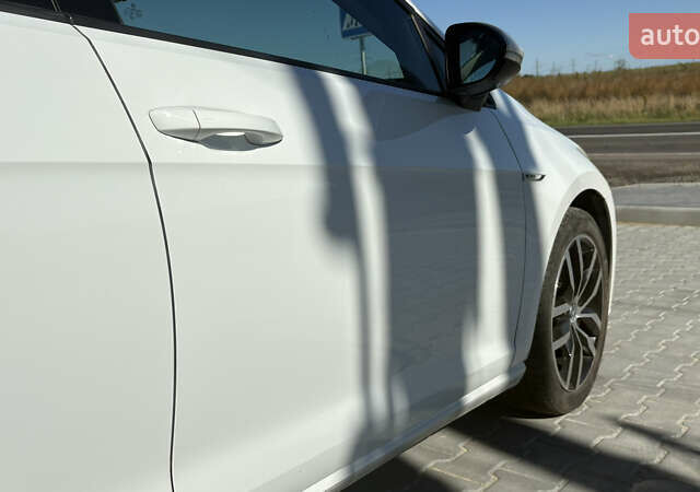 Белый Фольксваген e-Golf, объемом двигателя 0 л и пробегом 124 тыс. км за 8600 $, фото 9 на Automoto.ua