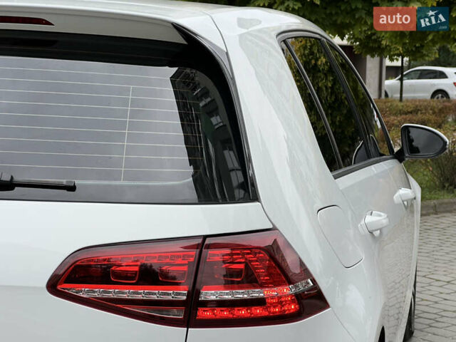 Белый Фольксваген e-Golf, объемом двигателя 0 л и пробегом 142 тыс. км за 7950 $, фото 22 на Automoto.ua