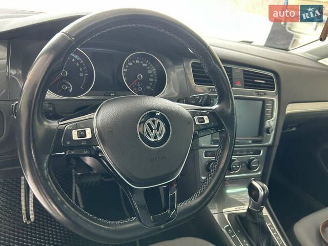 Белый Фольксваген e-Golf, объемом двигателя 0 л и пробегом 96 тыс. км за 9500 $, фото 4 на Automoto.ua