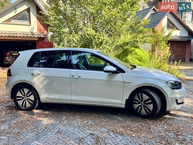 Білий Фольксваген e-Golf, об'ємом двигуна 0 л та пробігом 170 тис. км за 8299 $, фото 4 на Automoto.ua