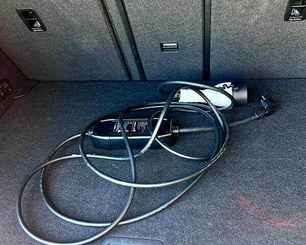 Белый Фольксваген e-Golf, объемом двигателя 0 л и пробегом 109 тыс. км за 7900 $, фото 9 на Automoto.ua