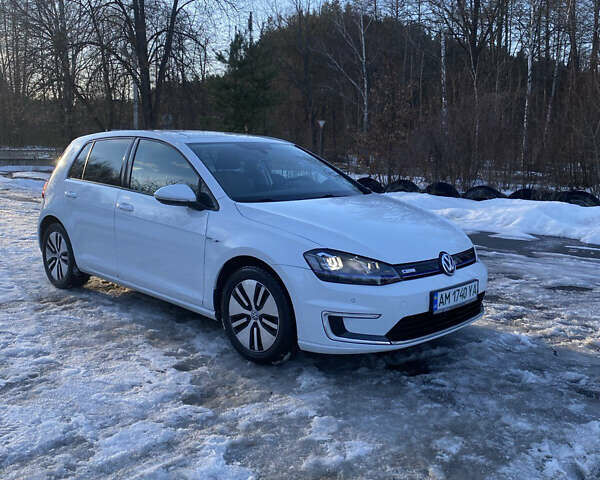 Белый Фольксваген e-Golf, объемом двигателя 0 л и пробегом 57 тыс. км за 8500 $, фото 6 на Automoto.ua