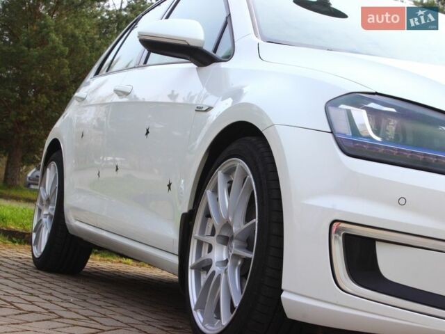 Белый Фольксваген e-Golf, объемом двигателя 0 л и пробегом 110 тыс. км за 8399 $, фото 10 на Automoto.ua