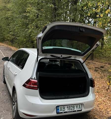 Белый Фольксваген e-Golf, объемом двигателя 0 л и пробегом 148 тыс. км за 8500 $, фото 15 на Automoto.ua