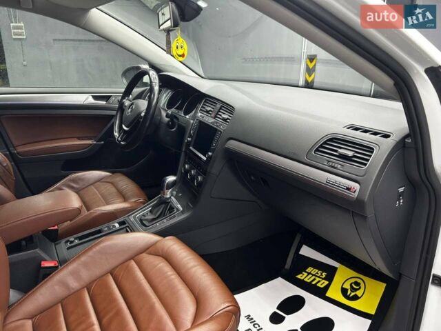 Белый Фольксваген e-Golf, объемом двигателя 0 л и пробегом 130 тыс. км за 11600 $, фото 20 на Automoto.ua