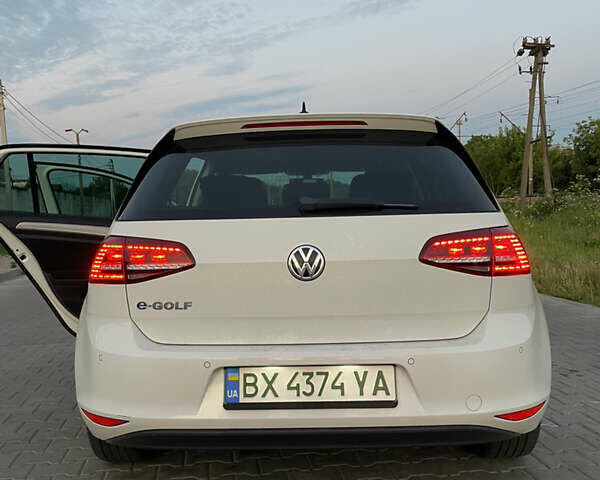 Белый Фольксваген e-Golf, объемом двигателя 0 л и пробегом 95 тыс. км за 8400 $, фото 4 на Automoto.ua