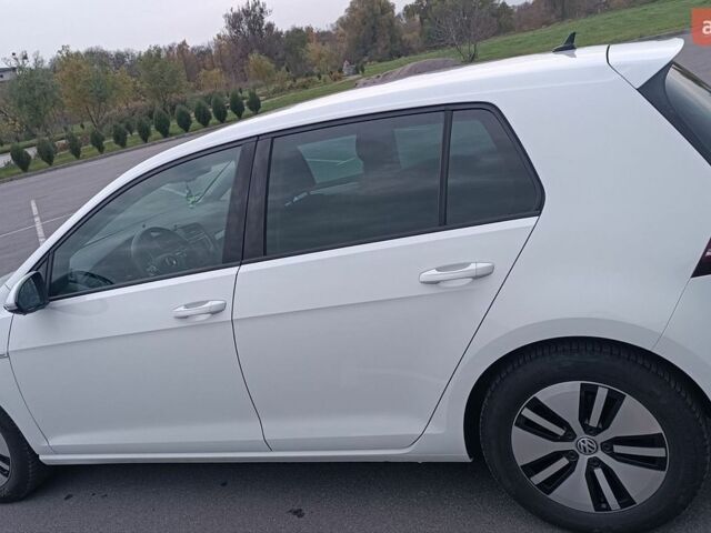 Білий Фольксваген e-Golf, об'ємом двигуна 0 л та пробігом 38 тис. км за 12000 $, фото 9 на Automoto.ua