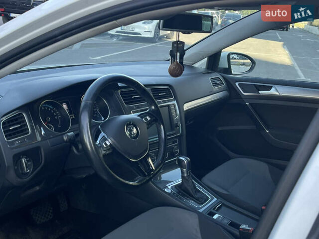 Белый Фольксваген e-Golf, объемом двигателя 0 л и пробегом 202 тыс. км за 8700 $, фото 10 на Automoto.ua