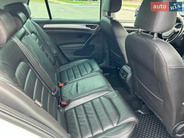 Белый Фольксваген e-Golf, объемом двигателя 0 л и пробегом 221 тыс. км за 8200 $, фото 15 на Automoto.ua