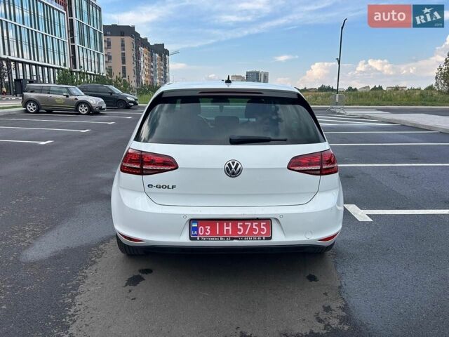 Белый Фольксваген e-Golf, объемом двигателя 0 л и пробегом 221 тыс. км за 8200 $, фото 4 на Automoto.ua