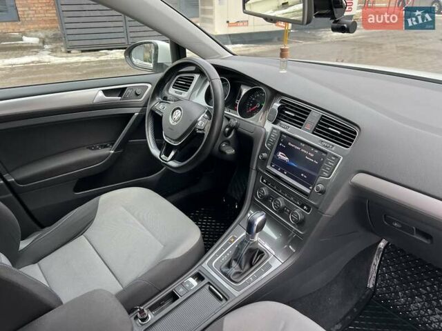 Білий Фольксваген e-Golf, об'ємом двигуна 0 л та пробігом 111 тис. км за 8500 $, фото 9 на Automoto.ua