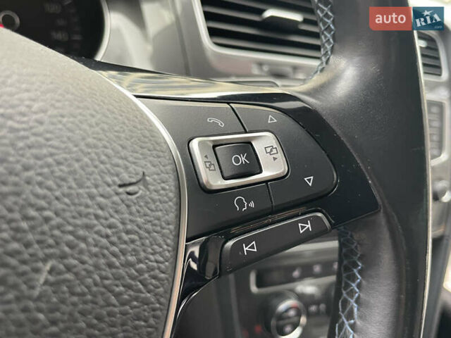 Белый Фольксваген e-Golf, объемом двигателя 0 л и пробегом 91 тыс. км за 8545 $, фото 40 на Automoto.ua