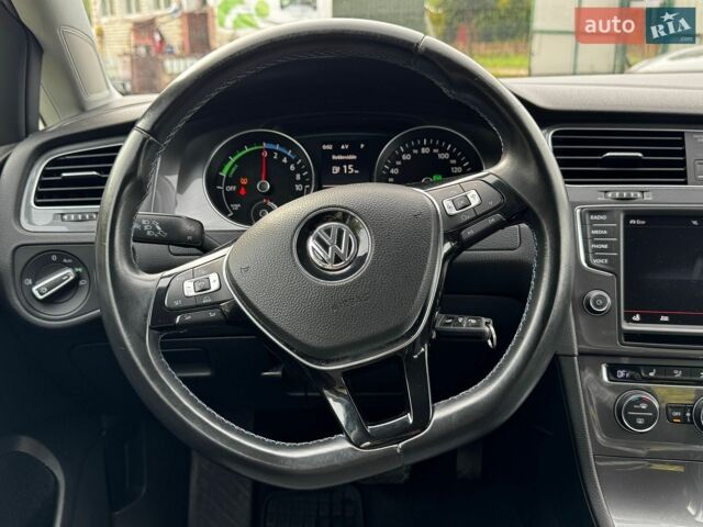 Белый Фольксваген e-Golf, объемом двигателя 0 л и пробегом 132 тыс. км за 8800 $, фото 22 на Automoto.ua