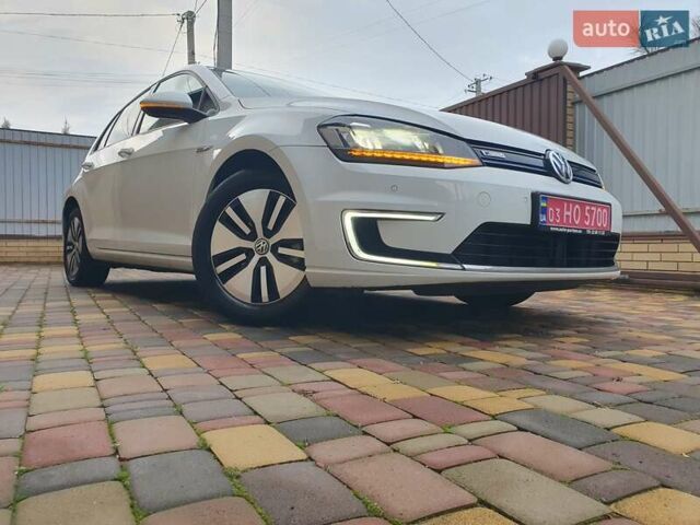 Белый Фольксваген e-Golf, объемом двигателя 0 л и пробегом 130 тыс. км за 8999 $, фото 24 на Automoto.ua