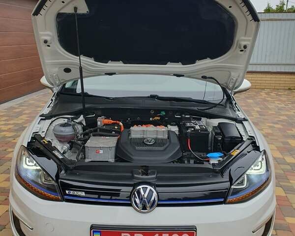 Белый Фольксваген e-Golf, объемом двигателя 0 л и пробегом 128 тыс. км за 8999 $, фото 40 на Automoto.ua