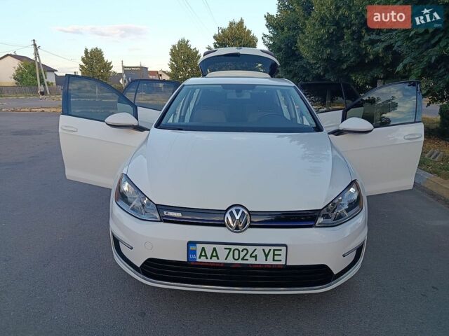 Белый Фольксваген e-Golf, объемом двигателя 0 л и пробегом 117 тыс. км за 9000 $, фото 1 на Automoto.ua