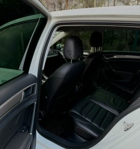 Білий Фольксваген e-Golf, об'ємом двигуна 0 л та пробігом 94 тис. км за 10300 $, фото 26 на Automoto.ua