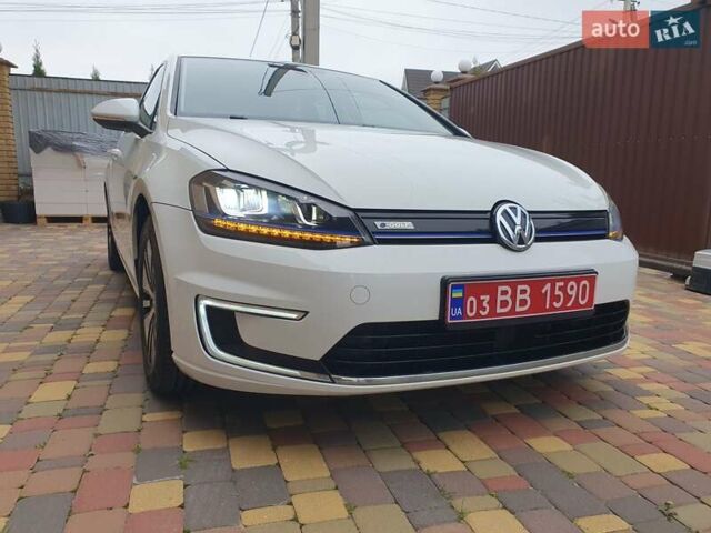 Белый Фольксваген e-Golf, объемом двигателя 0 л и пробегом 128 тыс. км за 8999 $, фото 5 на Automoto.ua