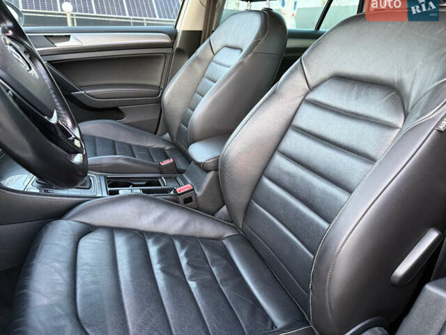 Білий Фольксваген e-Golf, об'ємом двигуна 0 л та пробігом 123 тис. км за 9300 $, фото 34 на Automoto.ua