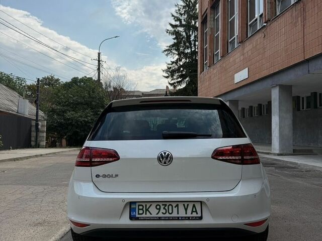 Білий Фольксваген e-Golf, об'ємом двигуна 0 л та пробігом 132 тис. км за 8200 $, фото 8 на Automoto.ua
