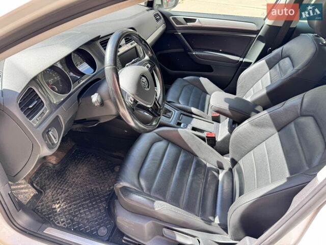Білий Фольксваген e-Golf, об'ємом двигуна 0 л та пробігом 170 тис. км за 8299 $, фото 29 на Automoto.ua