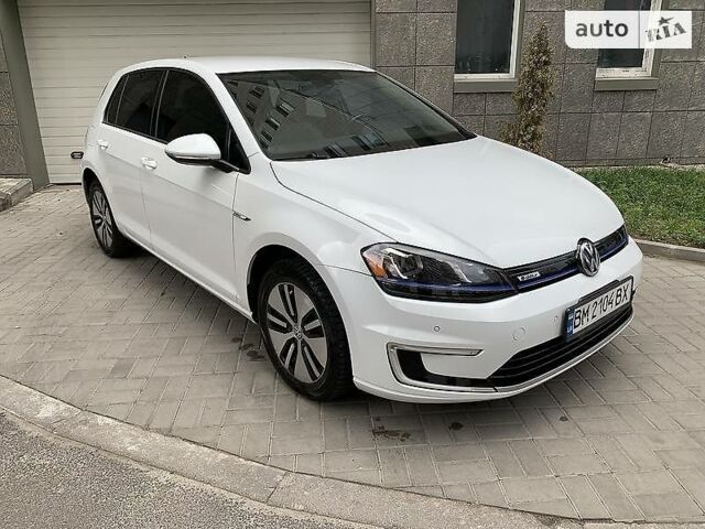 Белый Фольксваген e-Golf, объемом двигателя 0 л и пробегом 68 тыс. км за 16600 $, фото 23 на Automoto.ua