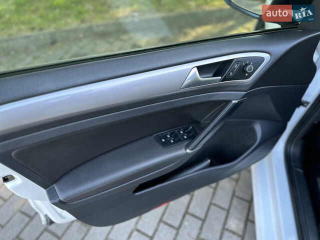 Білий Фольксваген e-Golf, об'ємом двигуна 0 л та пробігом 159 тис. км за 8500 $, фото 40 на Automoto.ua