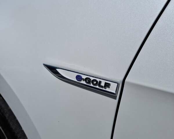 Білий Фольксваген e-Golf, об'ємом двигуна 0 л та пробігом 100 тис. км за 9300 $, фото 47 на Automoto.ua