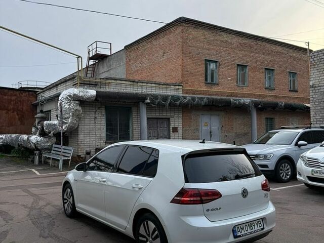 Белый Фольксваген e-Golf, объемом двигателя 0 л и пробегом 104 тыс. км за 10900 $, фото 4 на Automoto.ua
