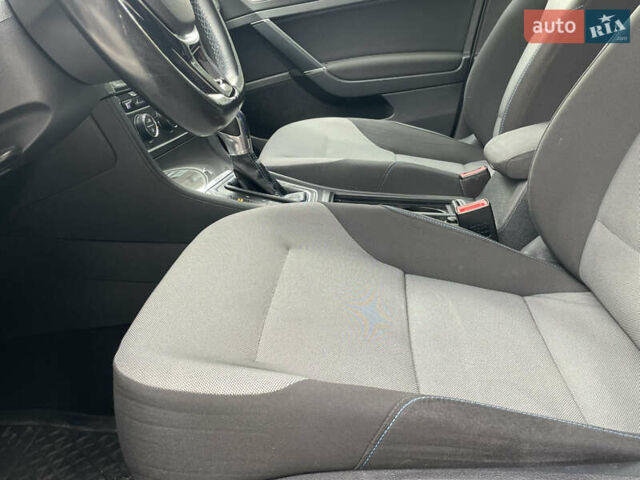 Белый Фольксваген e-Golf, объемом двигателя 0 л и пробегом 91 тыс. км за 8545 $, фото 23 на Automoto.ua