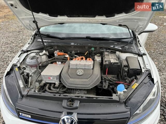Білий Фольксваген e-Golf, об'ємом двигуна 0 л та пробігом 117 тис. км за 8700 $, фото 10 на Automoto.ua