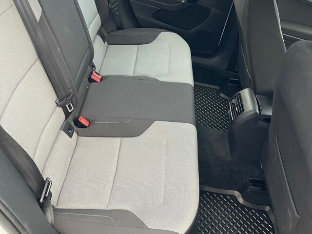 Білий Фольксваген e-Golf, об'ємом двигуна 0 л та пробігом 110 тис. км за 7999 $, фото 27 на Automoto.ua