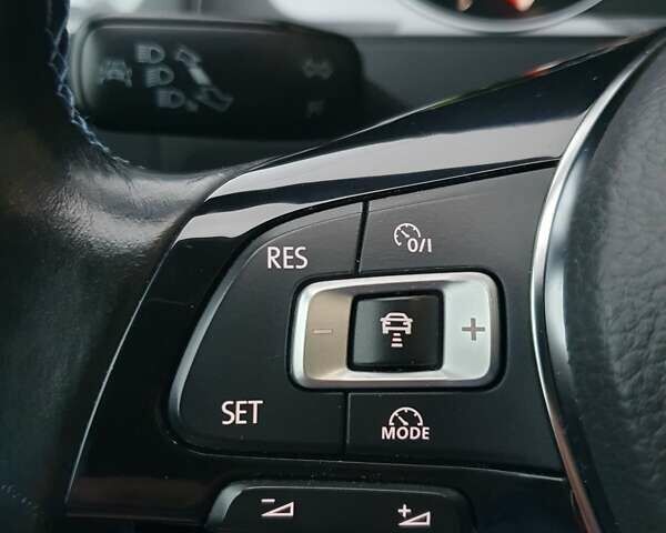 Белый Фольксваген e-Golf, объемом двигателя 0 л и пробегом 130 тыс. км за 8999 $, фото 108 на Automoto.ua