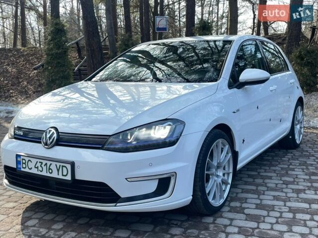 Белый Фольксваген e-Golf, объемом двигателя 0 л и пробегом 110 тыс. км за 8499 $, фото 15 на Automoto.ua