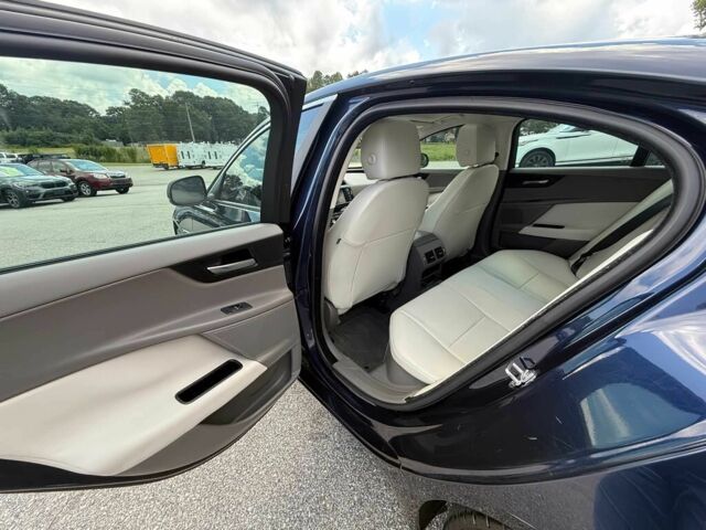 Белый Фольксваген e-Golf, объемом двигателя 0 л и пробегом 132 тыс. км за 8800 $, фото 27 на Automoto.ua