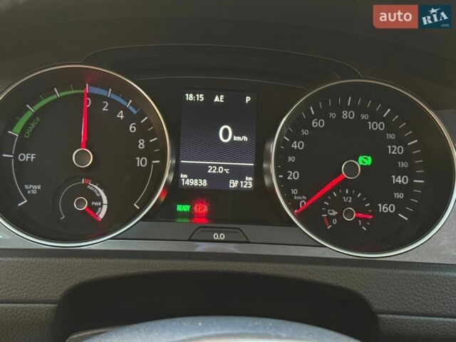 Белый Фольксваген e-Golf, объемом двигателя 0 л и пробегом 150 тыс. км за 9350 $, фото 23 на Automoto.ua