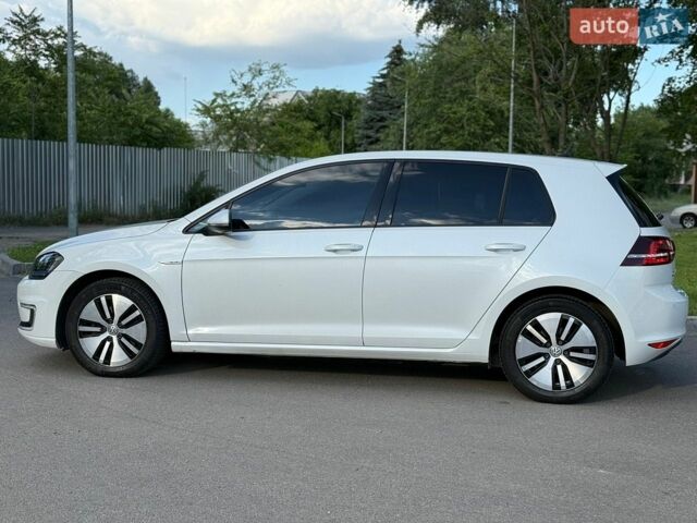 Белый Фольксваген e-Golf, объемом двигателя 0 л и пробегом 115 тыс. км за 9999 $, фото 14 на Automoto.ua