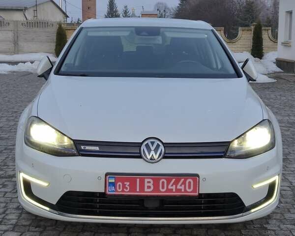 Білий Фольксваген e-Golf, об'ємом двигуна 0 л та пробігом 120 тис. км за 6900 $, фото 23 на Automoto.ua