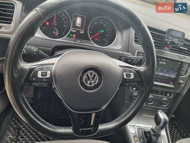 Белый Фольксваген e-Golf, объемом двигателя 0 л и пробегом 122 тыс. км за 7799 $, фото 17 на Automoto.ua